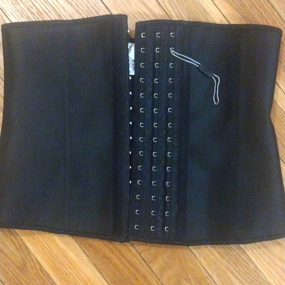 Sleek Black Waist Cincher Shapewear